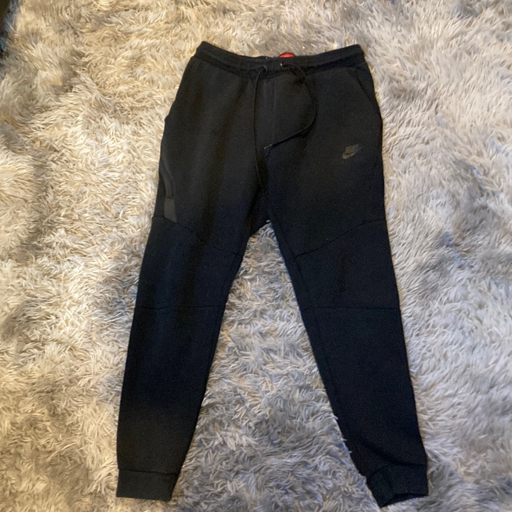 Black Nike Pants (SLIGHTLY DAMAGED)